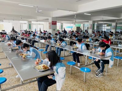 打饭阿姨“手抖”成常态？用超级意见箱轻松管理学校食堂！